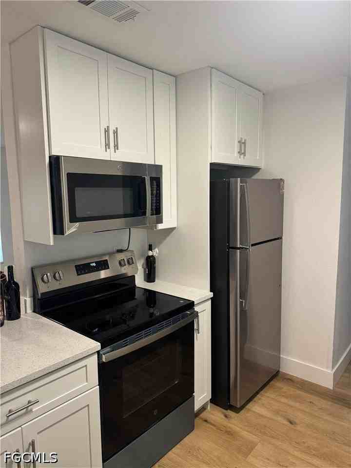 1864 Urbana Ave - Photo 4 of 21
