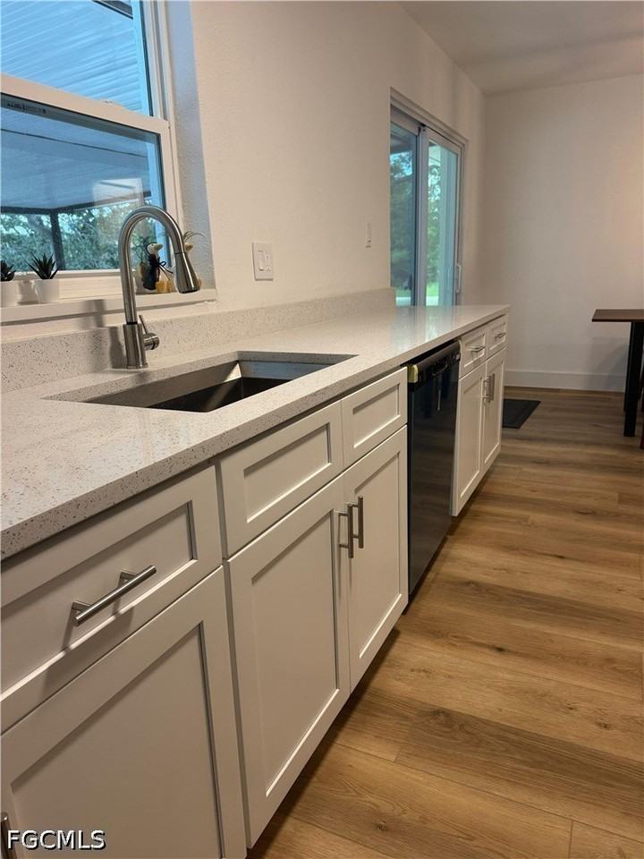 1864 Urbana Ave - Photo 6 of 21