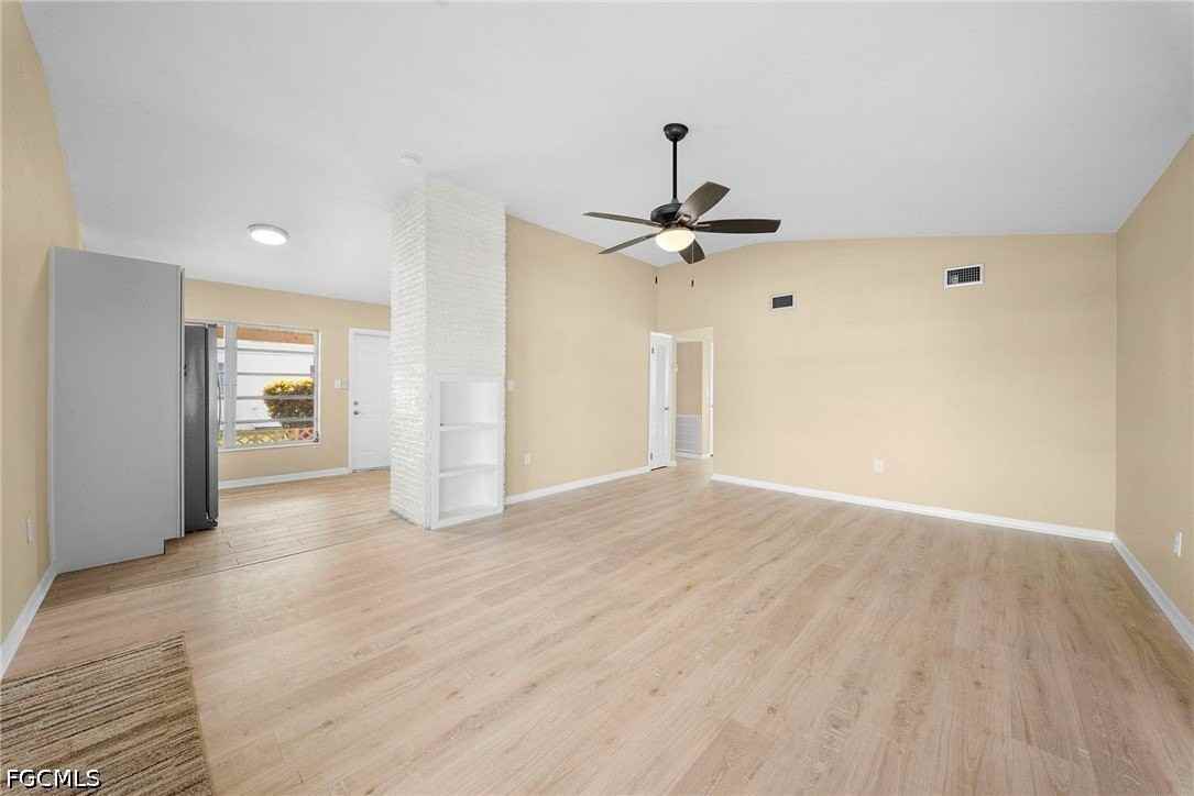 275 Lakeview Dr - Photo 4 of 27
