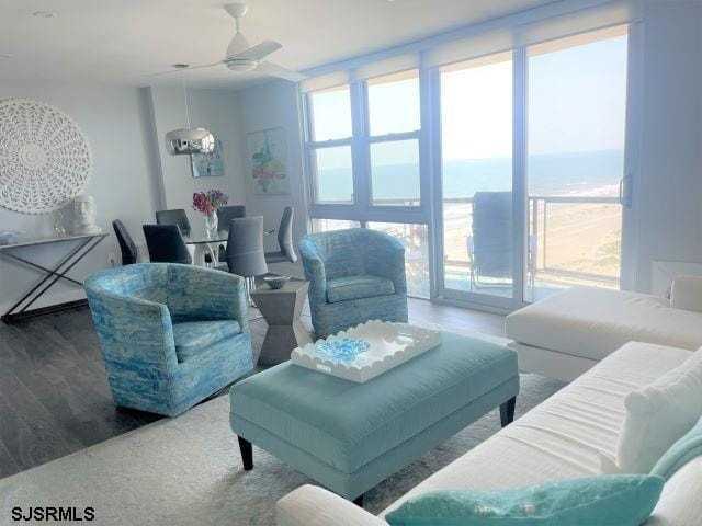 4800 Boardwalk - Photo 3 of 28