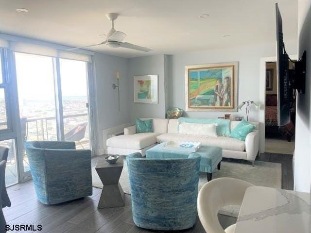 4800 Boardwalk - Photo 4 of 28