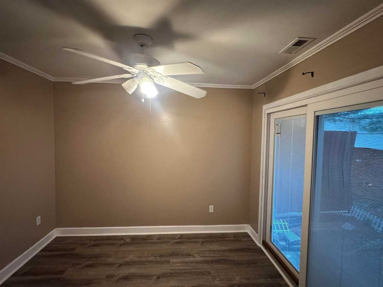34 Cambridge Townhouse Dr - Photo 4 of 12