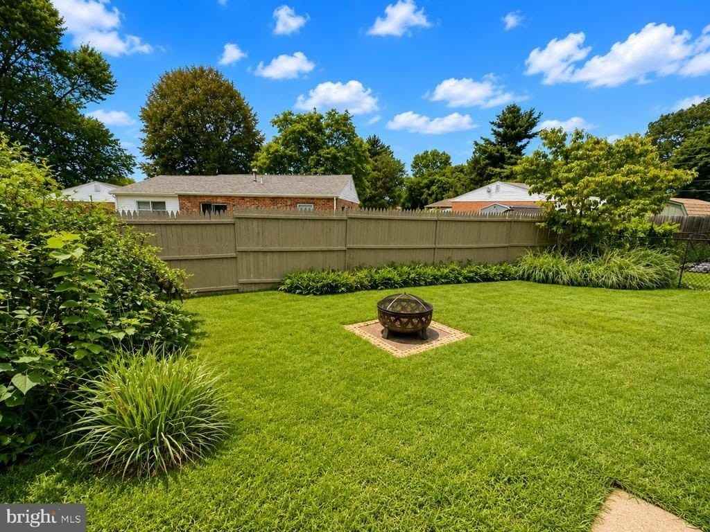 1 Defoe Cir - Photo 3 of 14