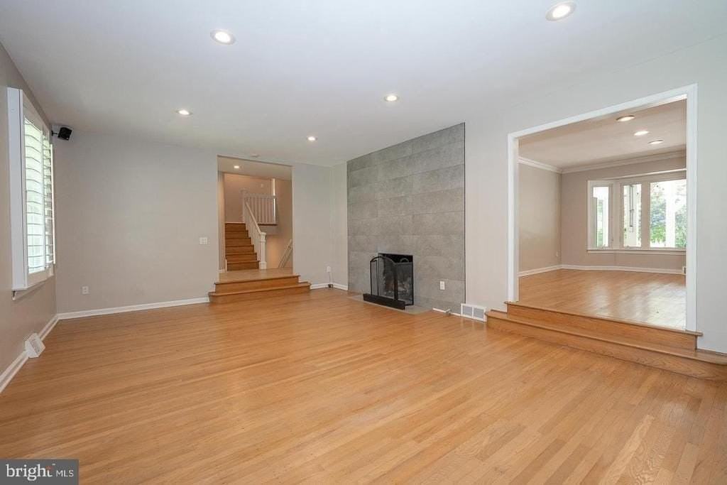 327 Strathmore Dr - Photo 6 of 50