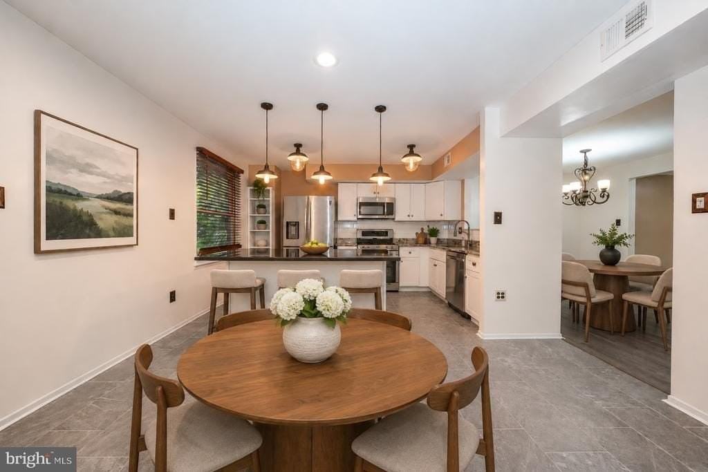 403 Woodside Cir - Photo 6 of 26