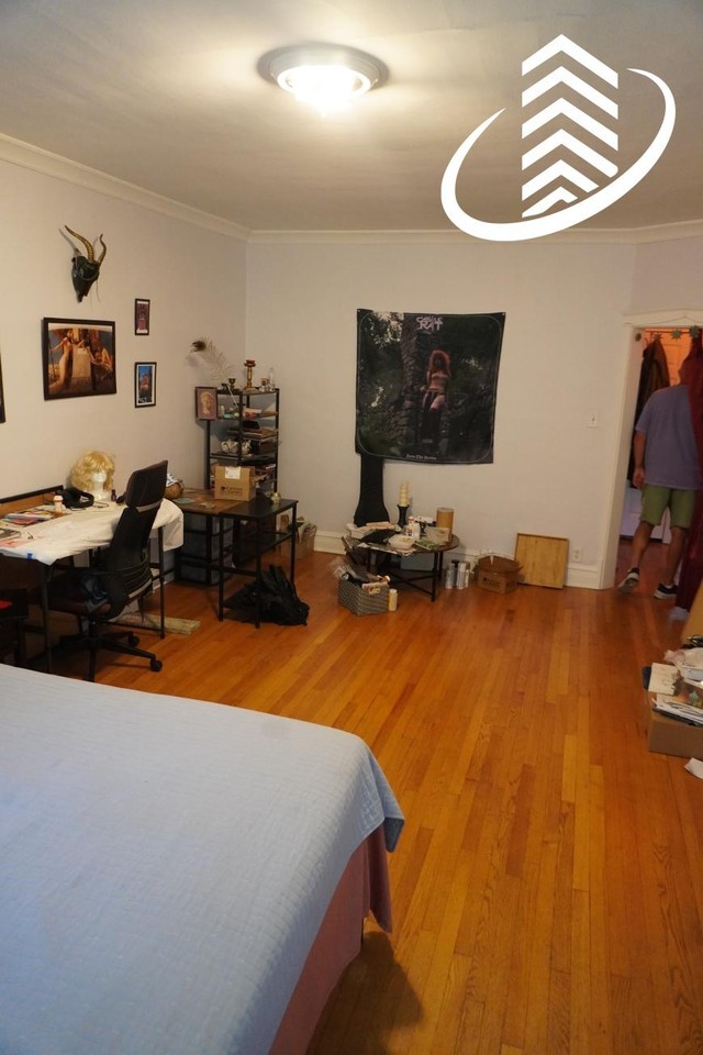 4703 N Artesian Ave - Photo 5 of 10