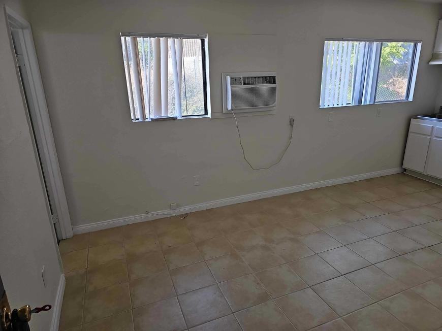 4648 Tilden Ave - Photo 7 of 10