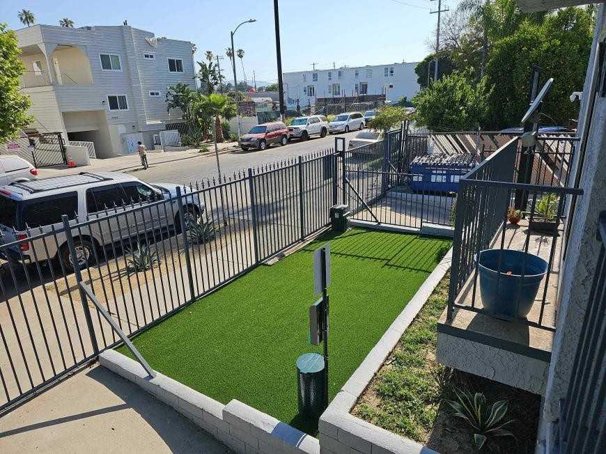14811 Delano St - Photo 3 of 10