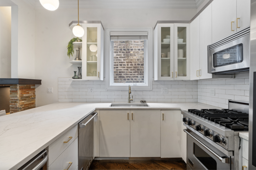 1131 W Addison St - Photo 7 of 10