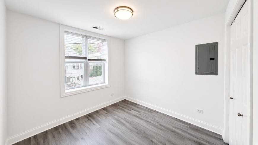 3131 N Monticello Ave - Photo 4 of 8