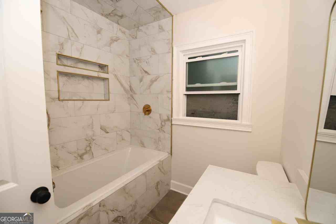 404 College Ave - Photo 6 of 9