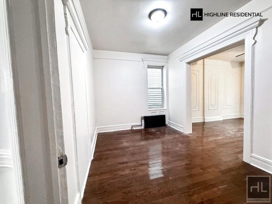 3319 9th St - Photo 2 of 10