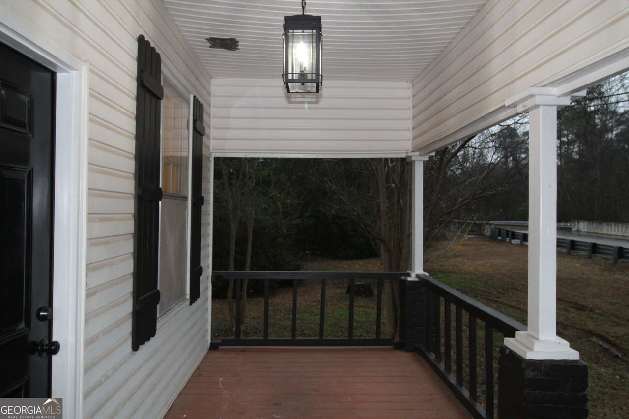402 Jefferson St - Photo 2 of 10
