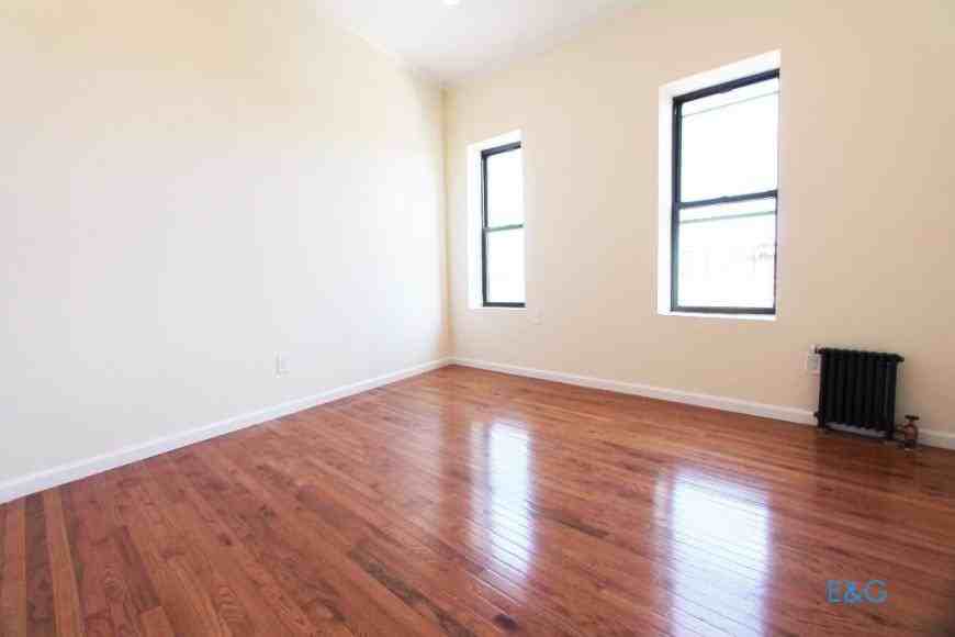 412 E 51st St - Photo 6 of 10