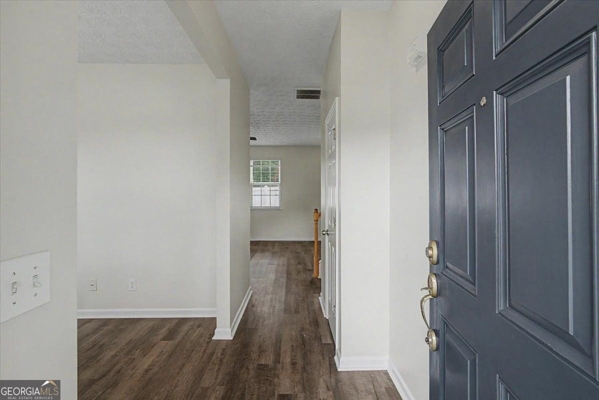 980 Windcroft Cir Nw - Photo 2 of 29