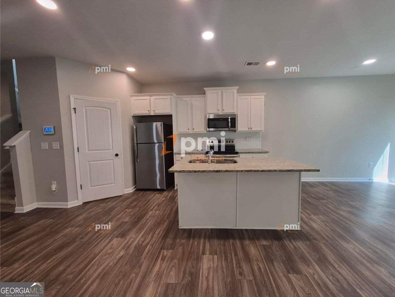 5051 Pioneer Pkwy - Photo 2 of 19