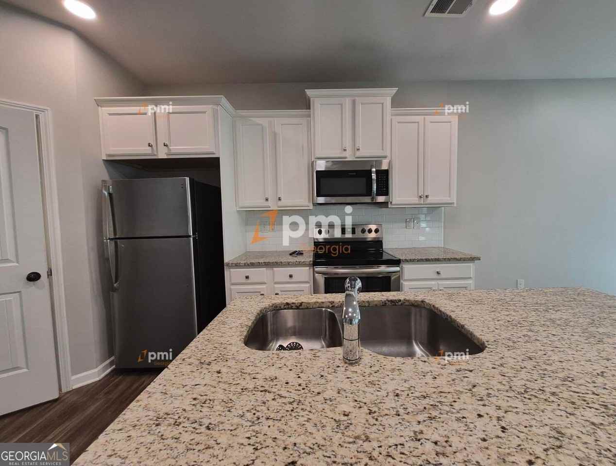 5051 Pioneer Pkwy - Photo 3 of 19