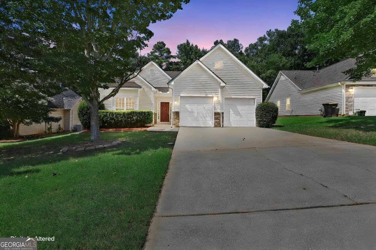 35 Bedford Park Dr - Photo 3 of 46