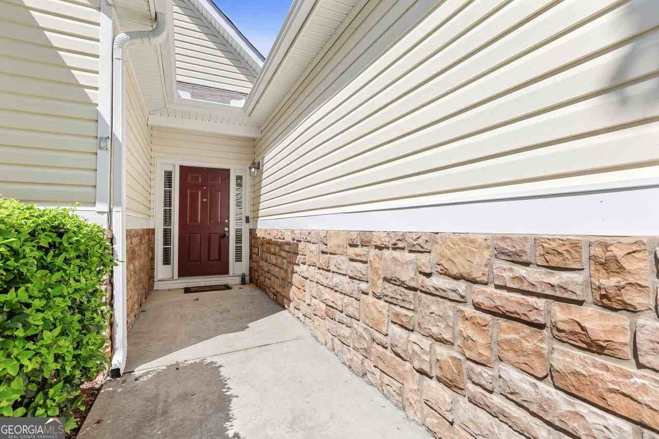 35 Bedford Park Dr - Photo 5 of 46