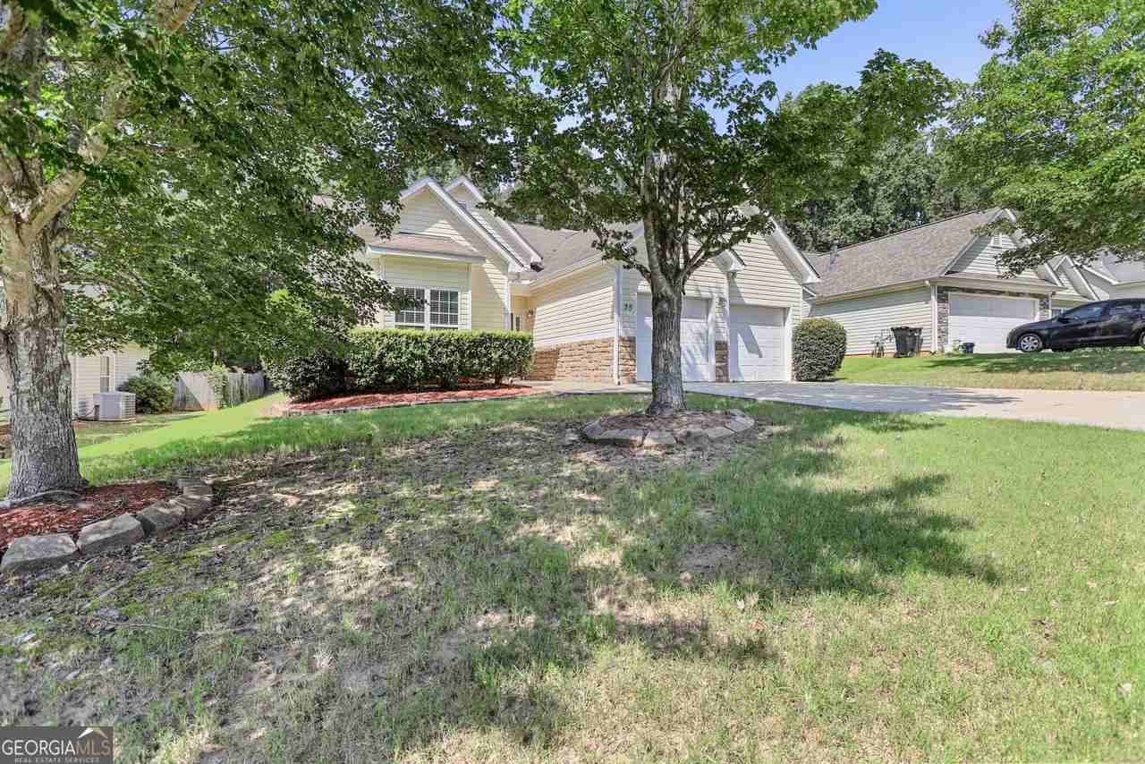 35 Bedford Park Dr - Photo 6 of 46