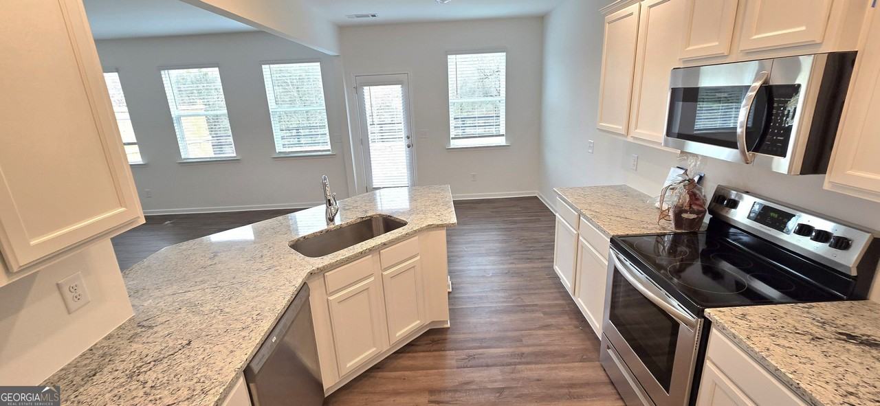 64 Sepia Oak Dr - Photo 4 of 37
