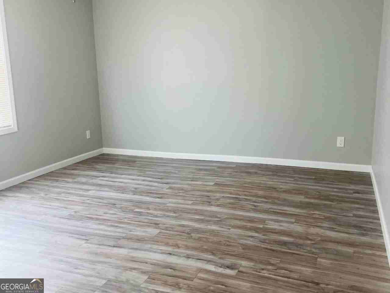 4310 Bouldercrest Rd - Photo 7 of 11
