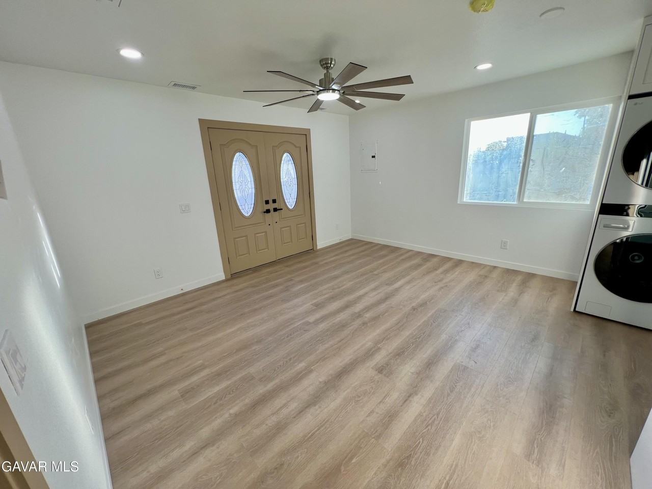 1133 Geraldine Ln #B - Photo 3 of 31