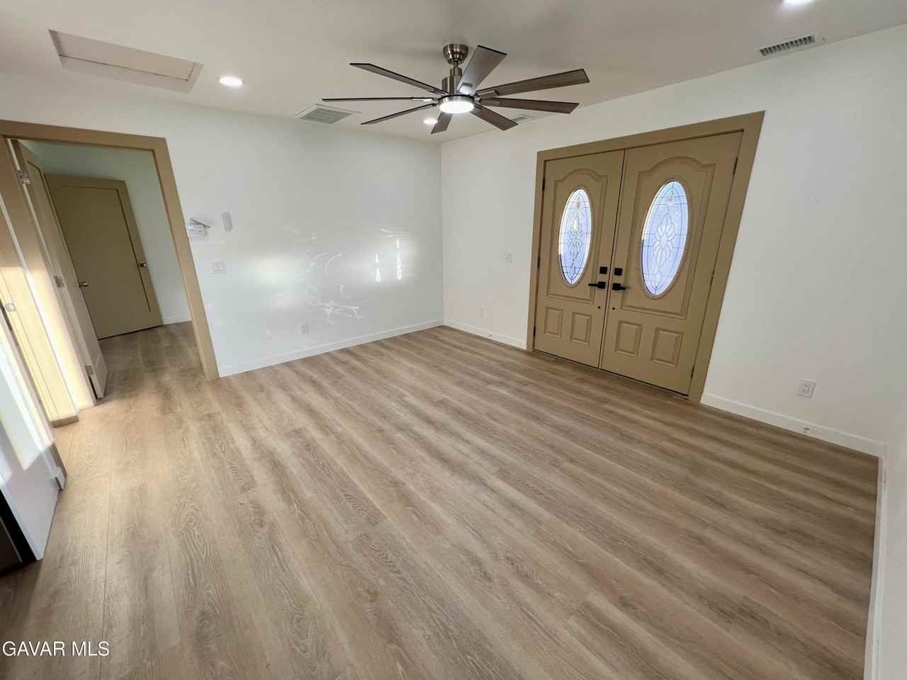 1133 Geraldine Ln #B - Photo 4 of 31