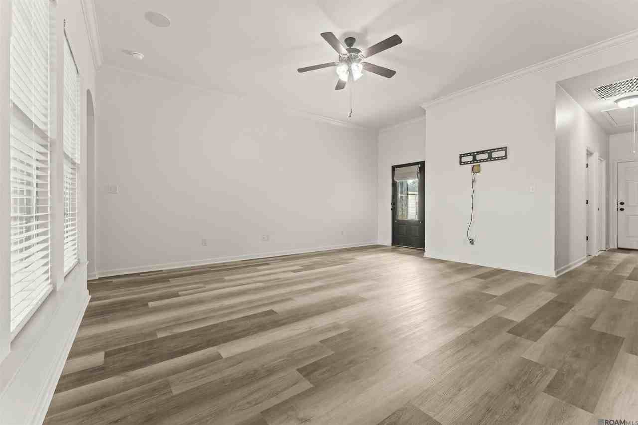 7729 Amite Springs Dr - Photo 5 of 24