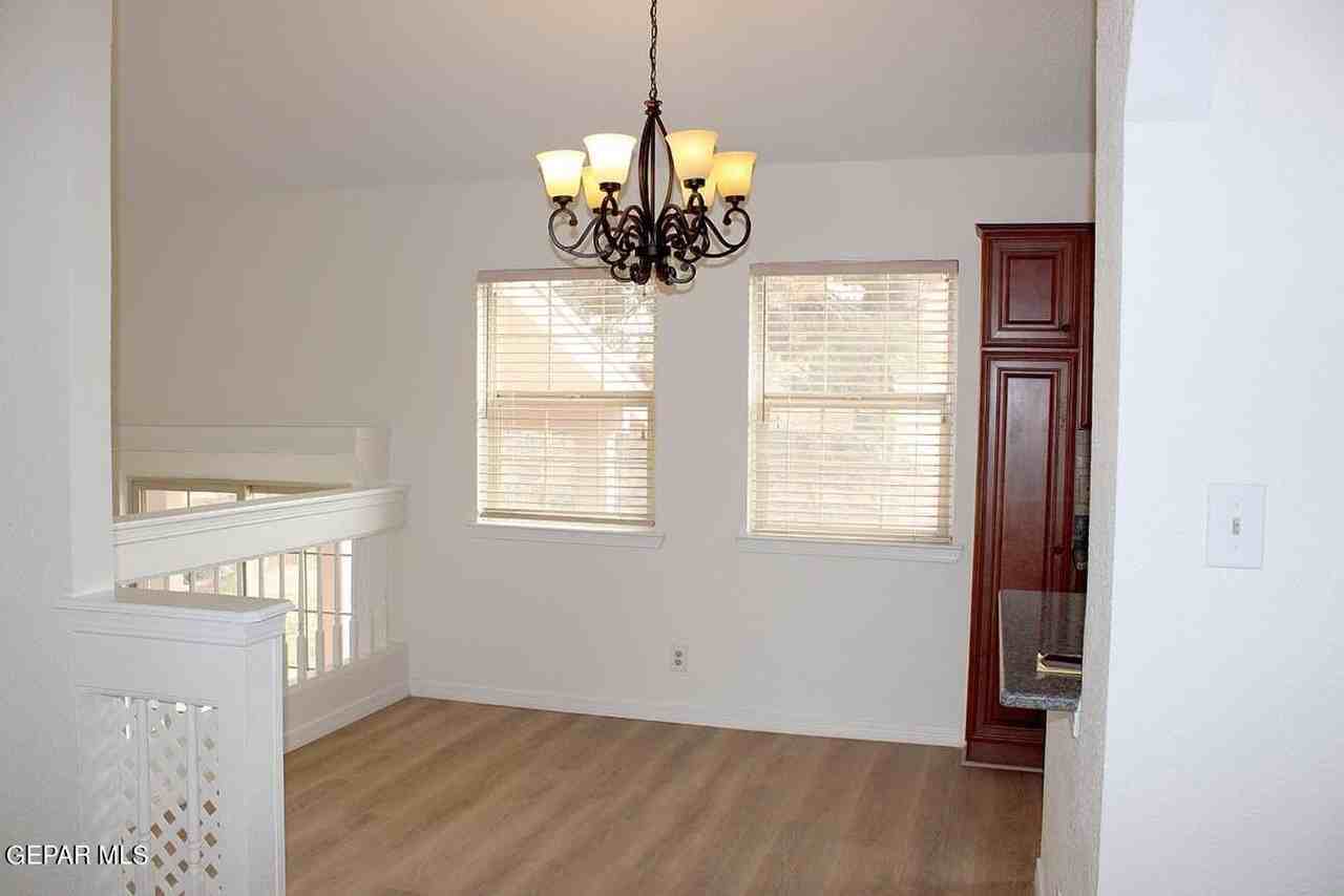 1720 Firehouse Dr - Photo 3 of 22