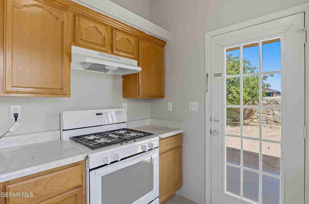 12353 Tierra Apache Dr - Photo 4 of 33