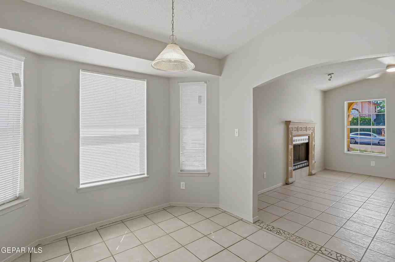 12353 Tierra Apache Dr - Photo 7 of 33