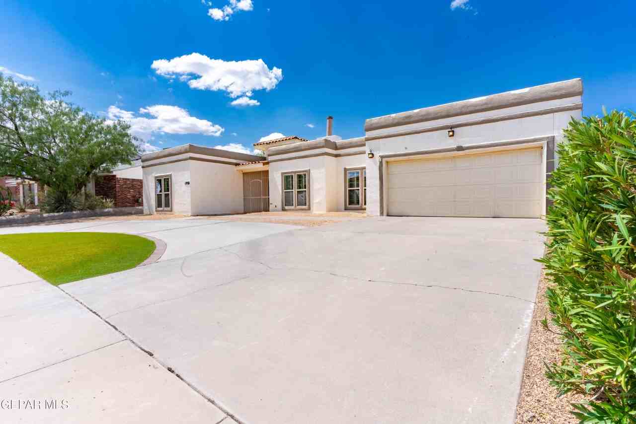 7033 San Marino Dr - Photo 2 of 49
