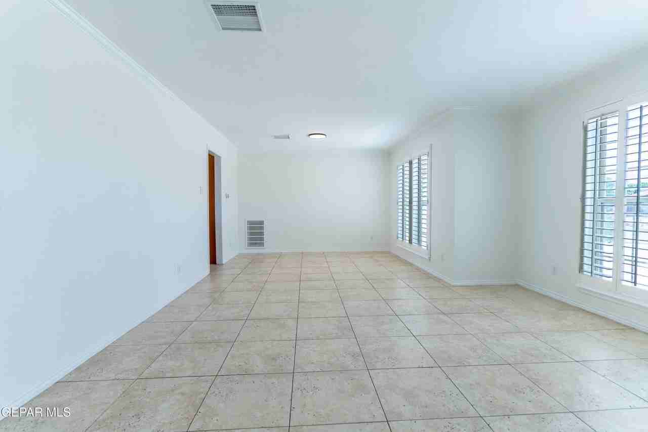 7033 San Marino Dr - Photo 6 of 49