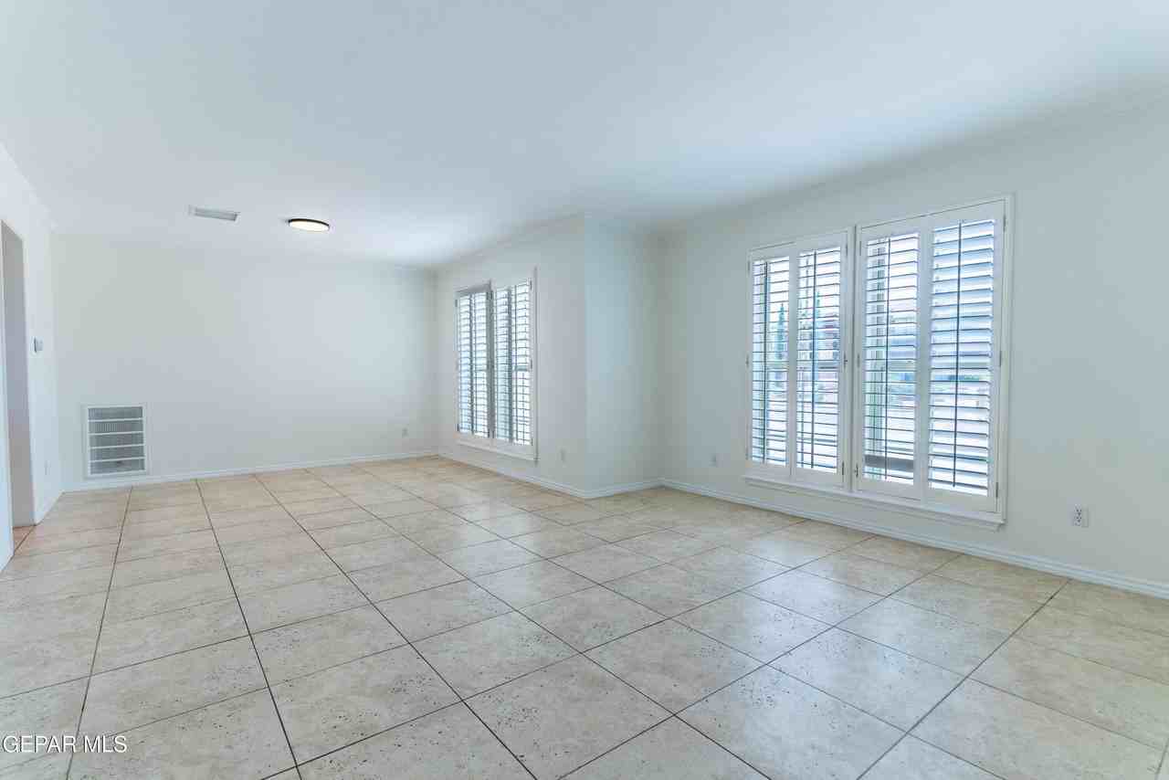 7033 San Marino Dr - Photo 7 of 49