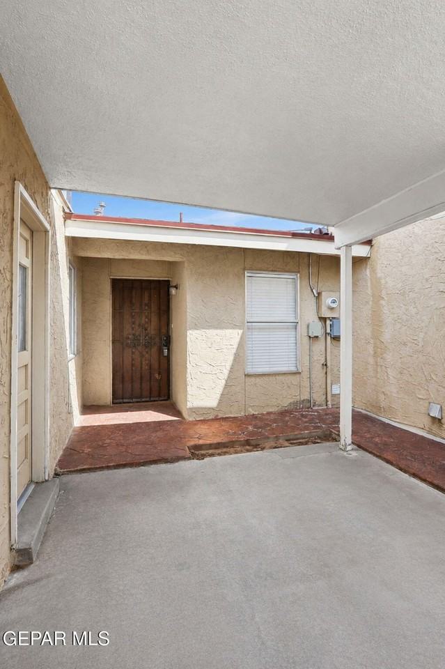 3120 Wayside St #B - Photo 4 of 33
