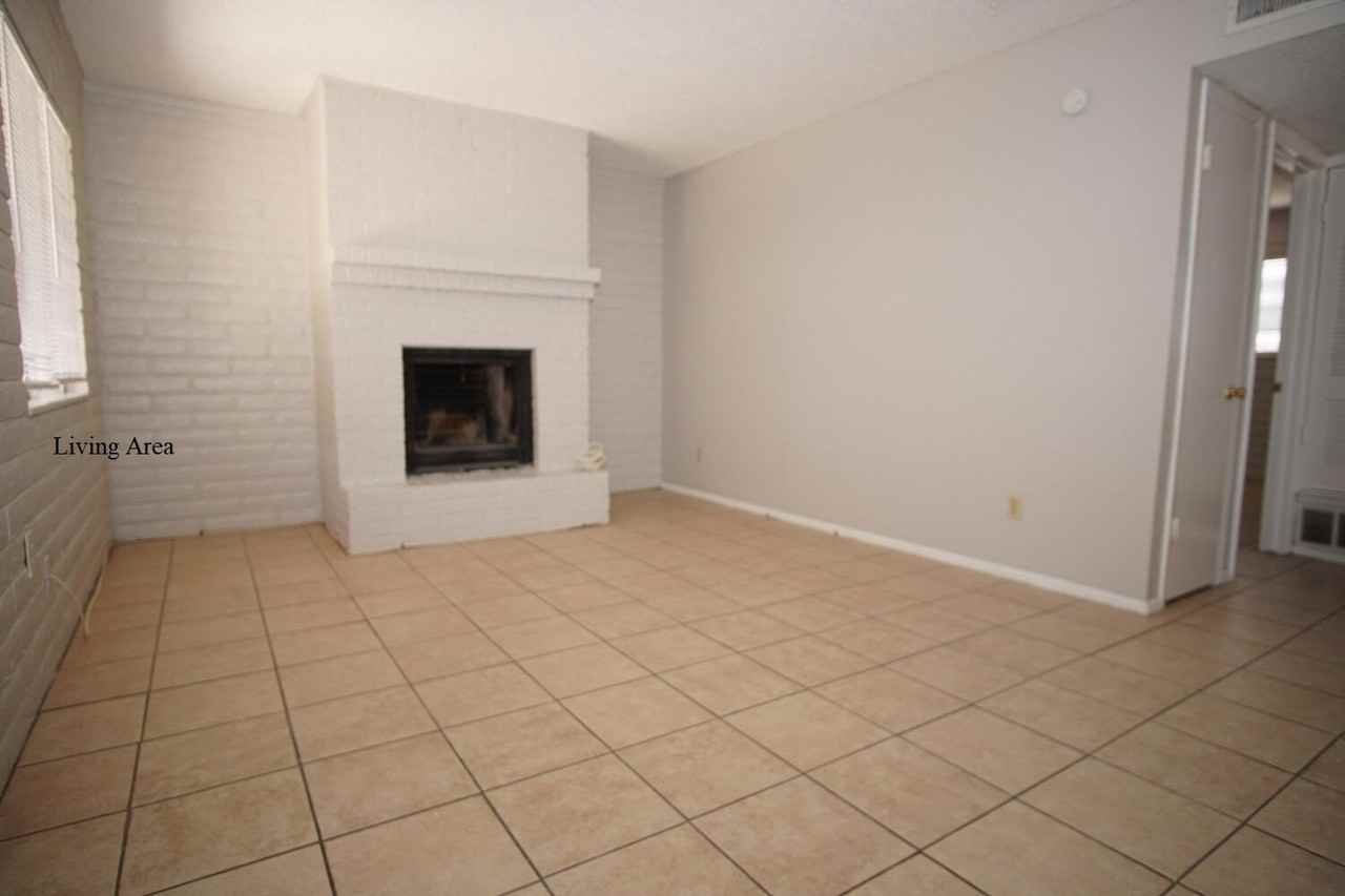 11212 Wharf Cove Dr #A - Photo 2 of 13