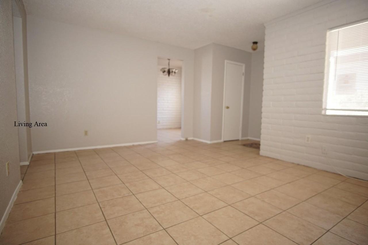 11212 Wharf Cove Dr #A - Photo 3 of 13