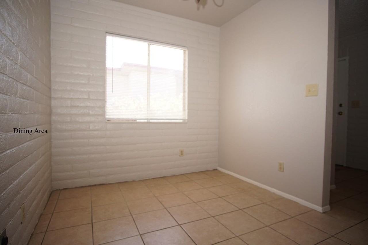 11212 Wharf Cove Dr #A - Photo 4 of 13