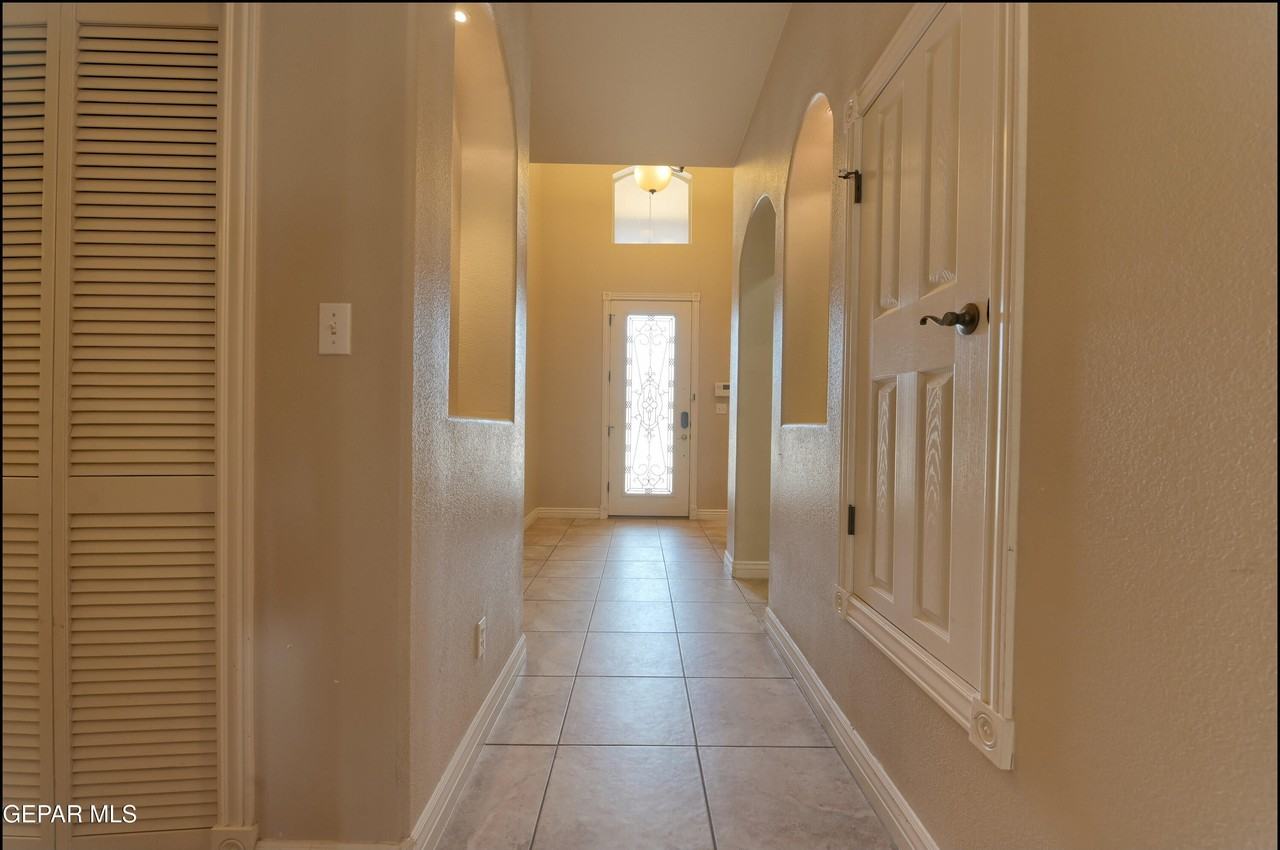 11420 Victor Flores Pl - Photo 7 of 50