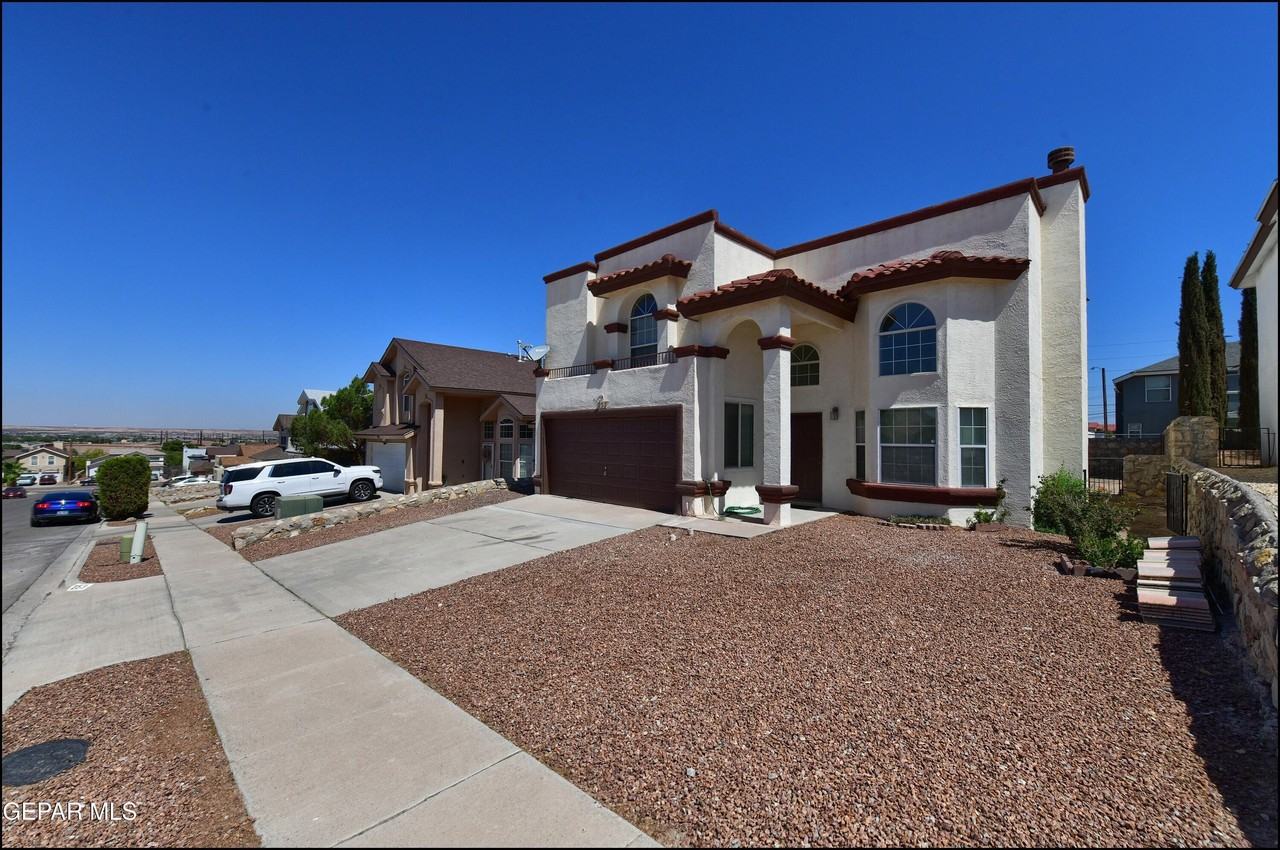 253 Summerbrooke Ct - Photo 3 of 50