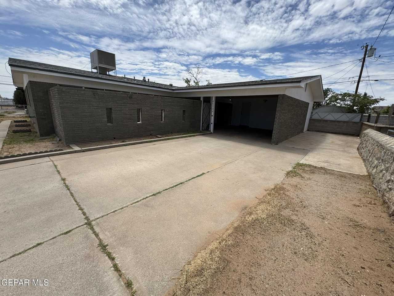 5704 Miami Ct - Photo 3 of 21