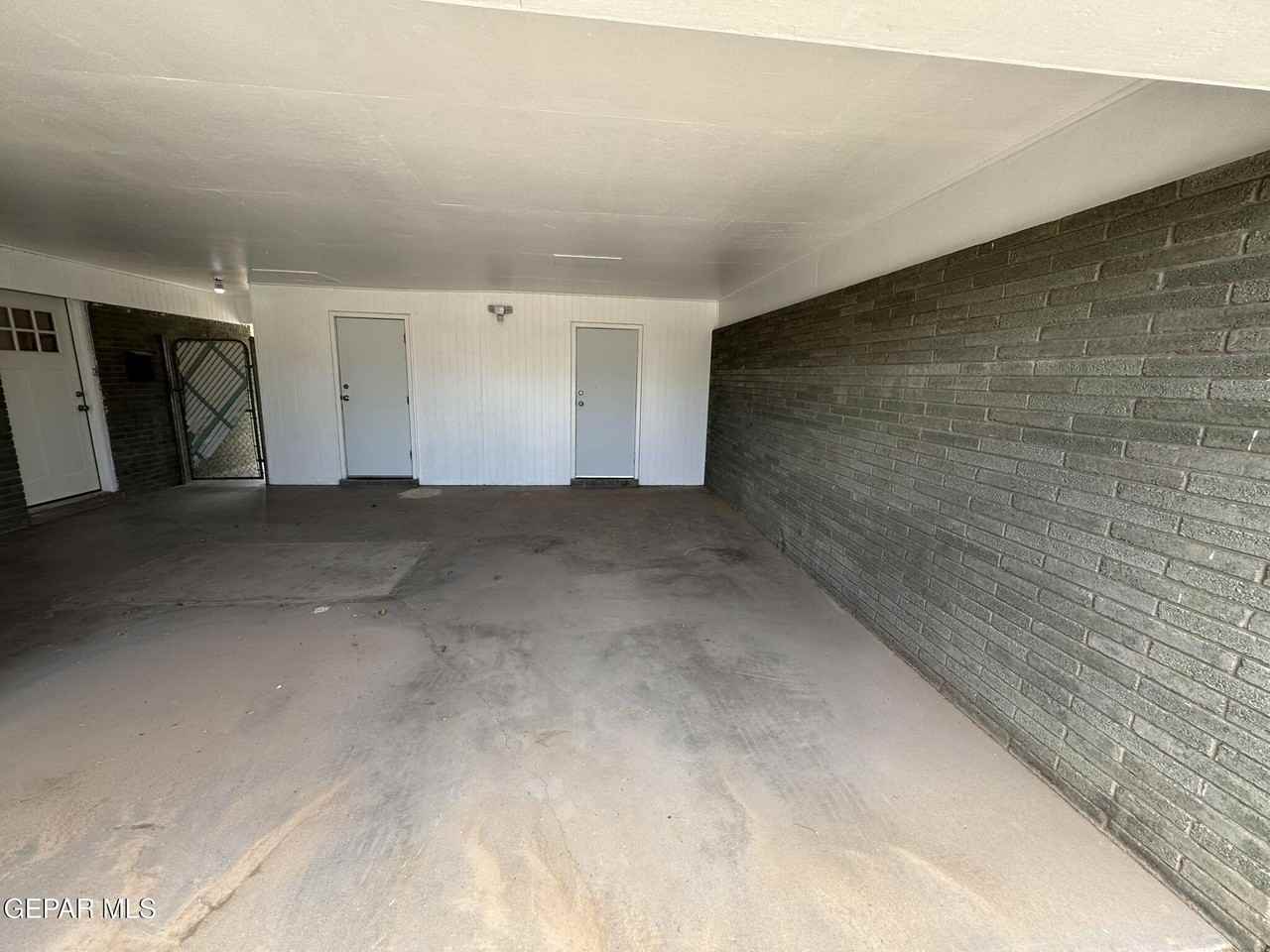 5704 Miami Ct - Photo 4 of 21