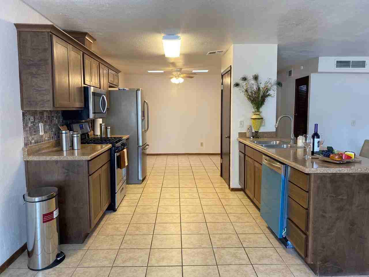 215 Mulberry Ave #I - Photo 5 of 33