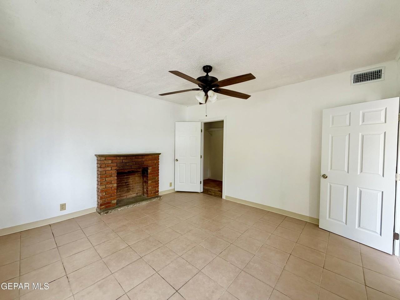 418 S Estrella St - Photo 3 of 25
