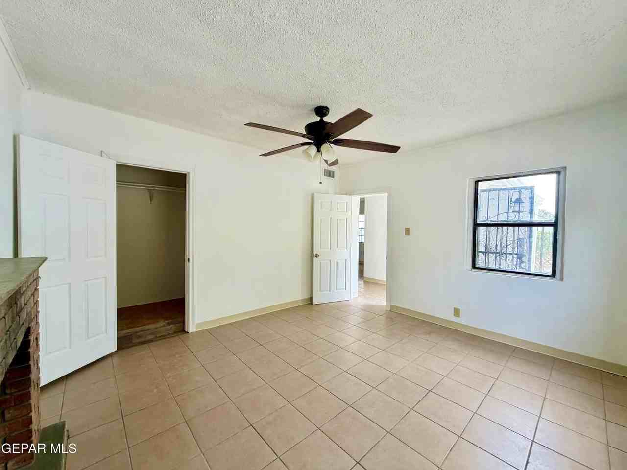 418 S Estrella St - Photo 4 of 25