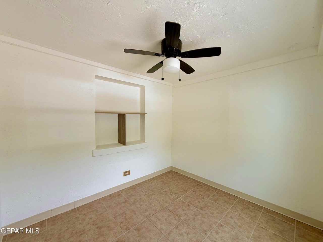 418 S Estrella St - Photo 5 of 25