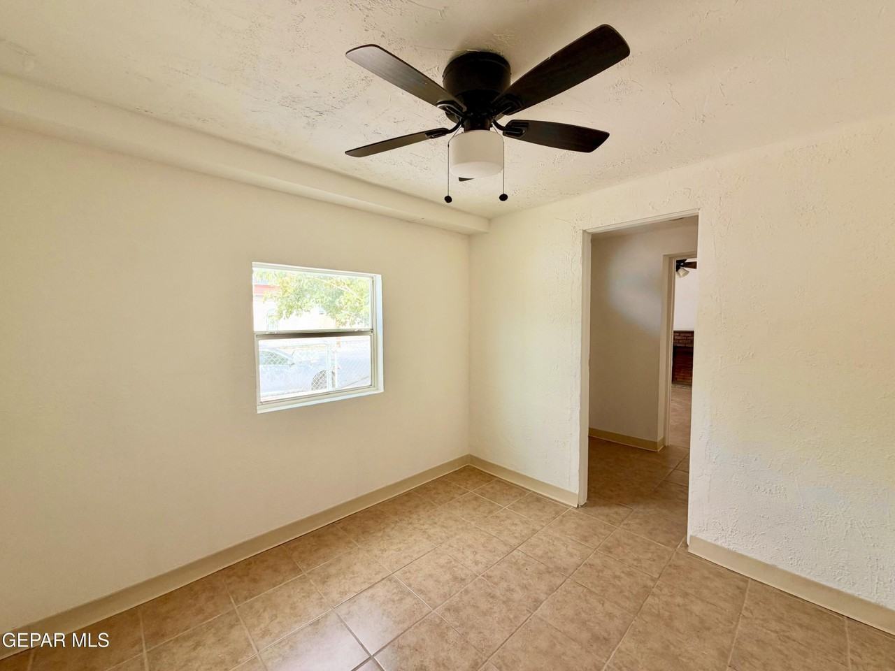 418 S Estrella St - Photo 6 of 25