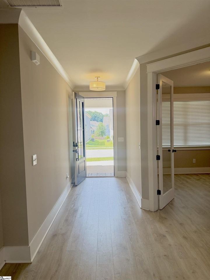 627 Crossbuck Trl - Photo 2 of 27