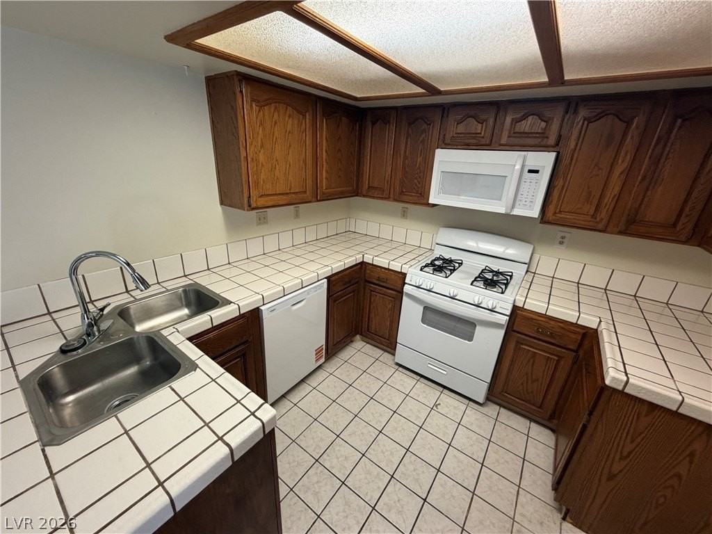 600 Woodmount Dr - Photo 6 of 31